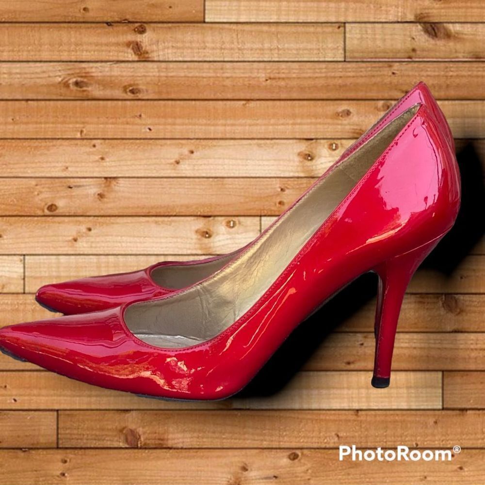STUART WEITZMAN Candy Apple Red Patent Pumps